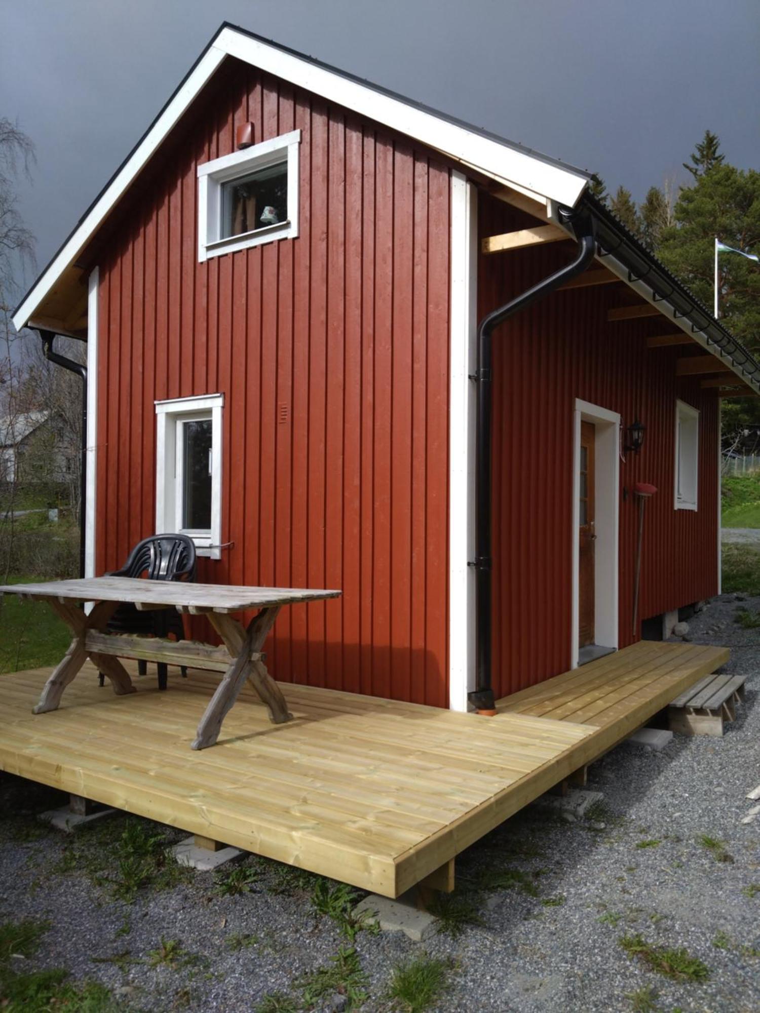 Nyrenoverad Charmig Gaeststuga Med Sovloft I Jaerpen Jarpen Exterior foto